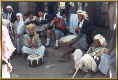 "Eid as-seghrir" im Wadi Dhar - man feiert das Ende des Ramadans