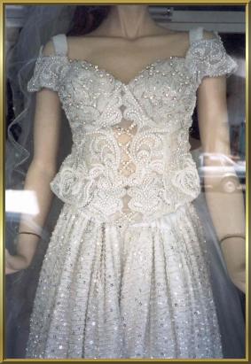 Das Hochzeitskleid - Traum aller Mädchen - Modell aus Tunis